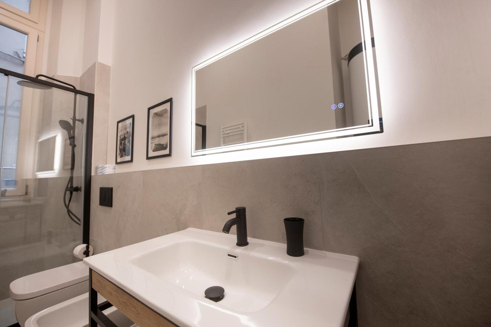 227 - Largo Zecca Luxury Apartment - Nel Cuore Del Centro Di Genova Exterior foto